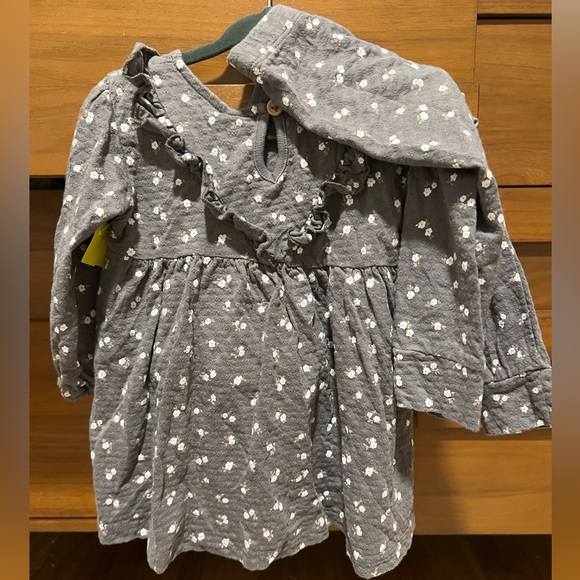 Quincy Mae Gray Floral Dress - 3 piece set - Picture 4 of 4